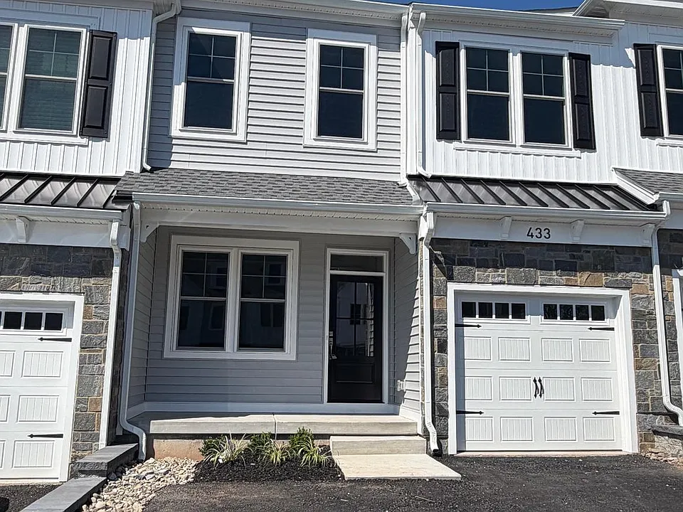 433 Reagans Ln