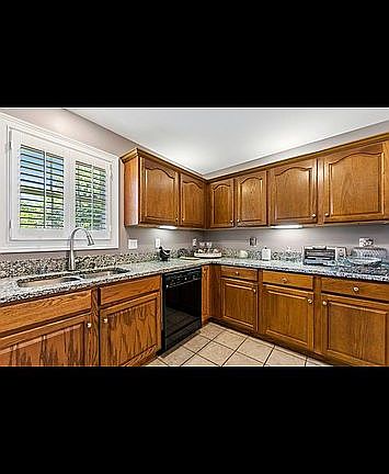 2nd image of 127 Ashton Ct