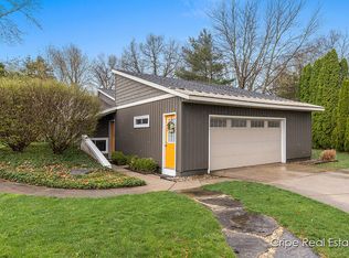 7500 Cascade Rd SE, Grand Rapids, MI 49546