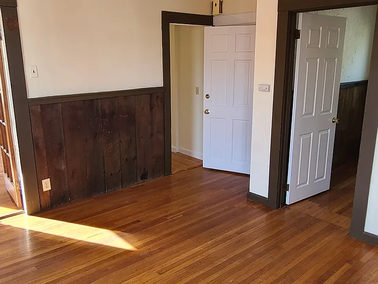 543 Broadway — Photo 2