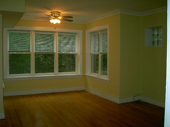 5th image of 4735 N Washtenaw Ave APT 2