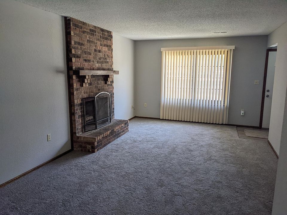 1st image of 510 SW Parkwood Dr
