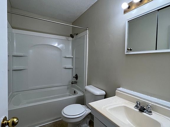 5th image of 305 Rountree St W APT B3