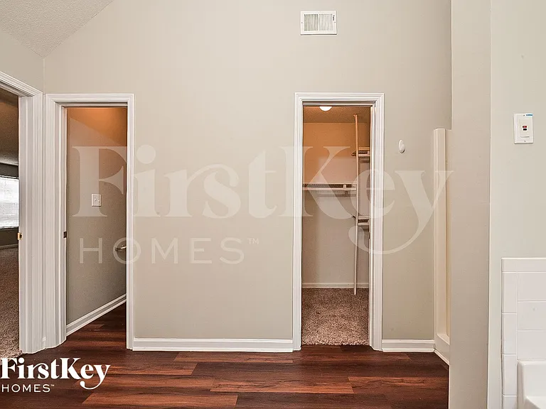 161 Titan Rd — Photo 9