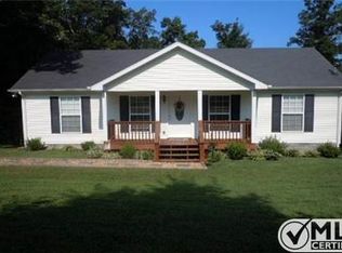 1005 Red Oak Rd, Charlotte, TN 37036