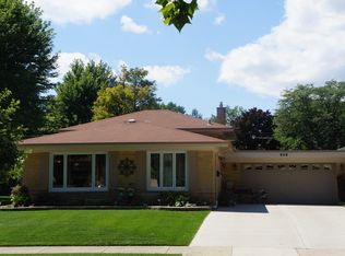 626 S Edward St, Mount Prospect, IL 60056