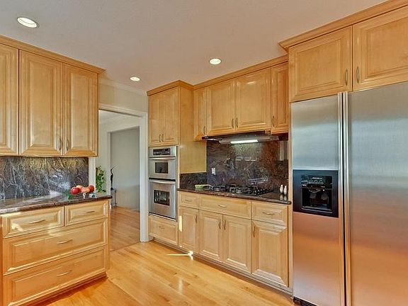 3rd image of 5442 Castle Manor Dr