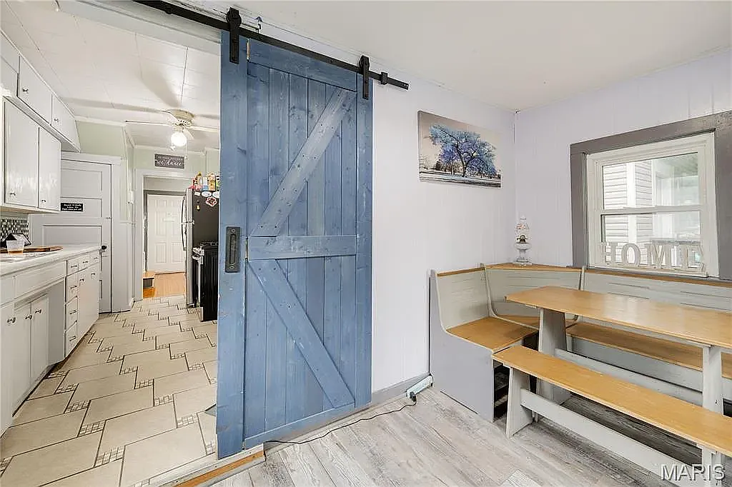 2 bed, 915 sqft, $1,875 — Photo 3