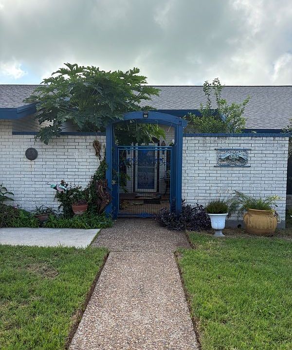 1st image of 120 Shore Dr