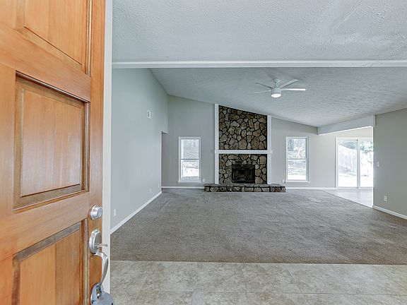 3rd image of 1104 Park Forest Ct