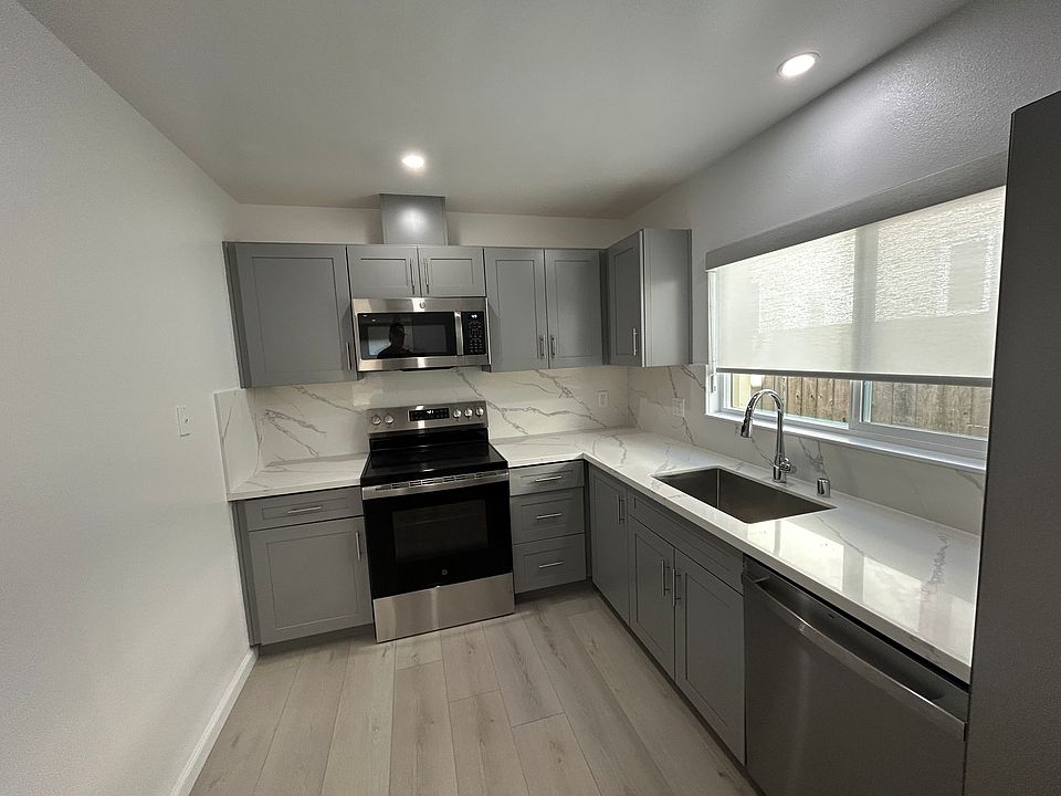 1st image of 478 Oak Ave