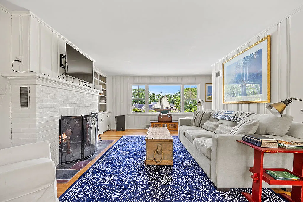 3 bed, 2700 sqft, $3,000 — Photo 3