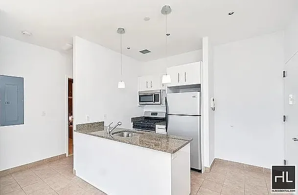 110 4th Ave #5E — Photo 6