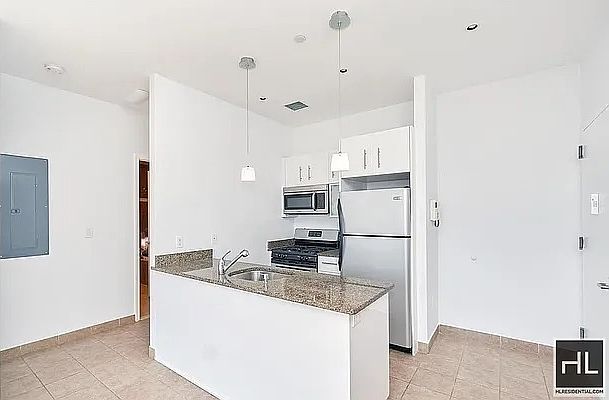 1st image of 110 4th Ave #15E