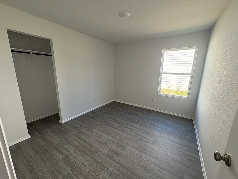 211 Blue Bird Ln — Photo 12