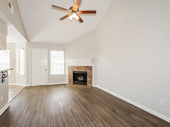 5th image of 1651 Thomas St