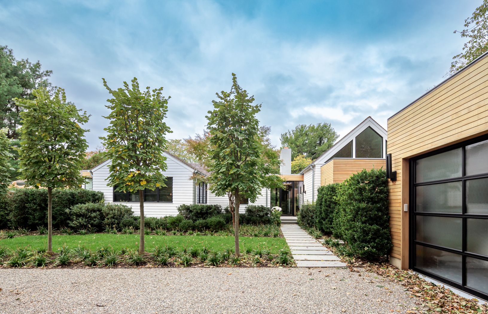  Beautifully Landscaped Front of House