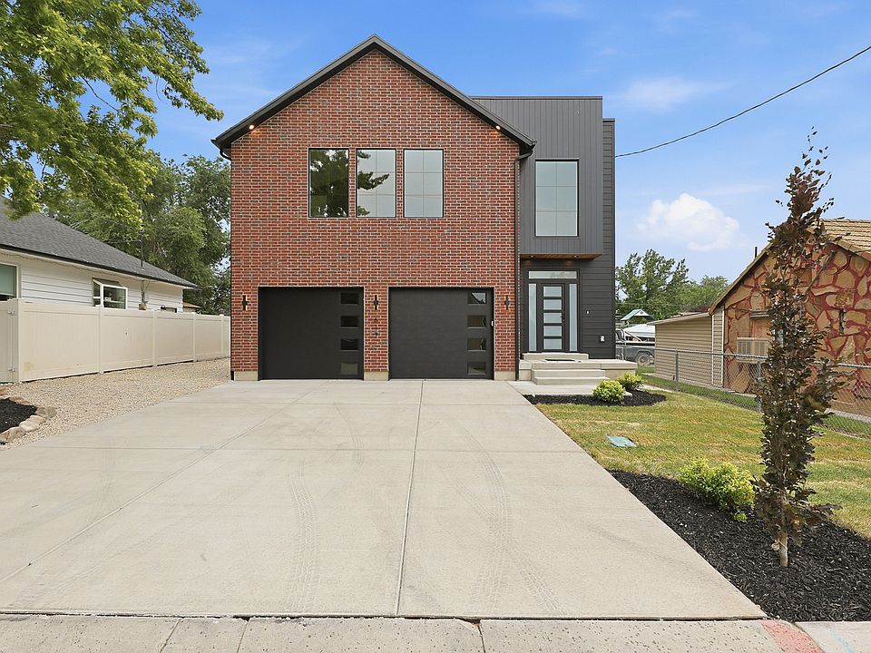 1st image of 617 W 5th Ave S