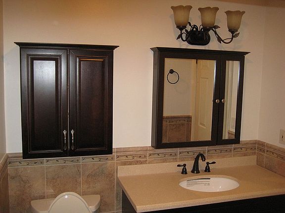 4th image of 203 Lilac Ct