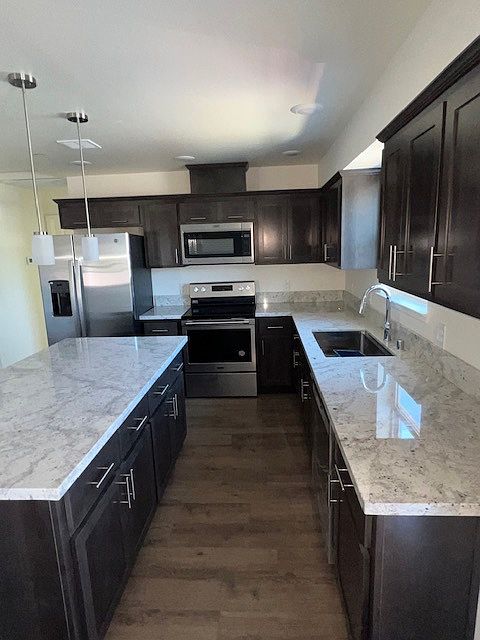 Model B with Dark Cabinets