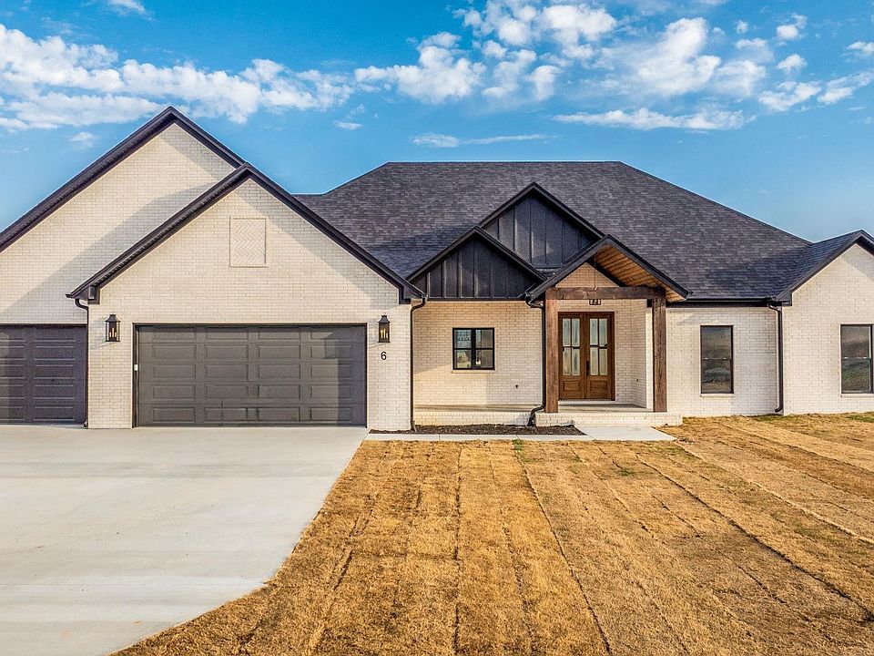 1st image of 6 Republican Meadow Ln