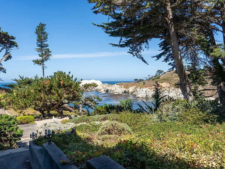 100 Highway 1 — Photo 28