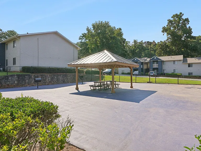 Dunwoody Pointe — Photo 23
