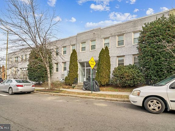 3rd image of 423 18th St NE APT 7