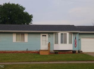 830 Saint Lawrence St, Marysville, MI