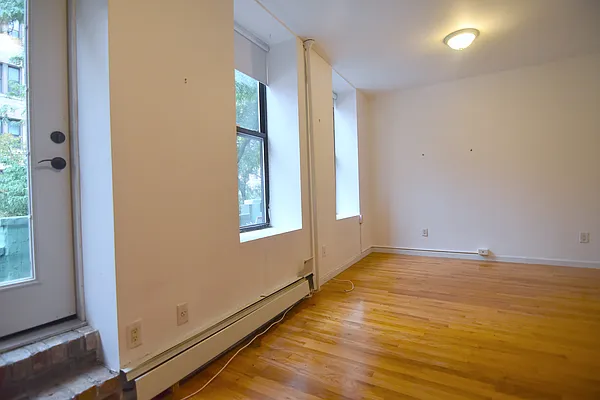 Rented by Bohemia Realty Group | media 17