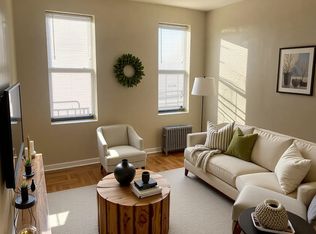 92-06 196th St #B12, Hollis, NY 11423