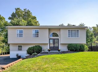 137 Wayne Dr, Cranberry Township, PA 16066