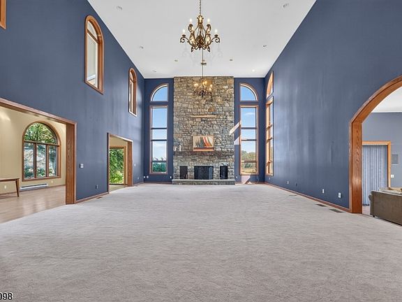 3rd image of 8 Springhill Road