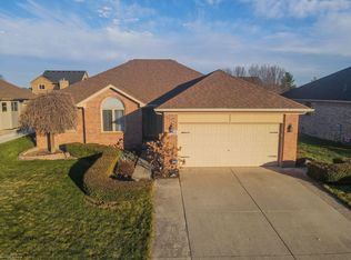 51762 Eva Dr, Macomb, MI 48042