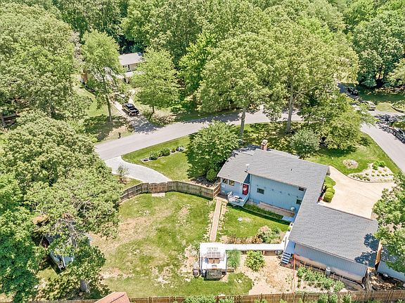 2nd image of 40772 Magee Dr