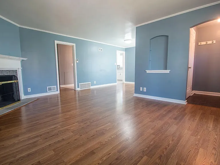 4654 N Ironwood Ln — Photo 2