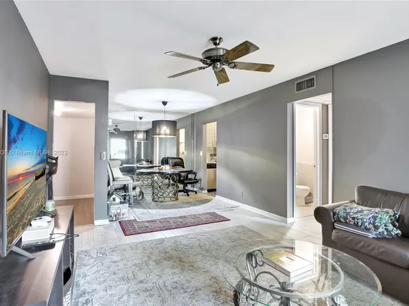 150 Cypress Club Dr APT 512, Pompano Beach, FL 33060