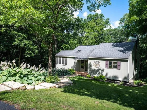 290 Blackhawk Trce, Galena, IL 61036