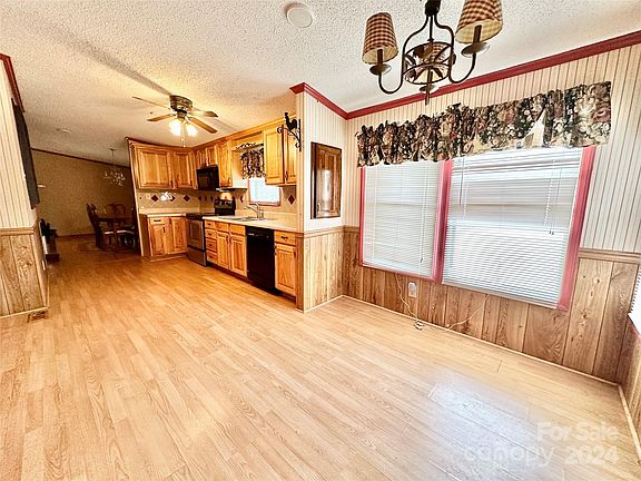 4th image of 166 Doubletree Dr