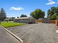 615 Ne Fairview St