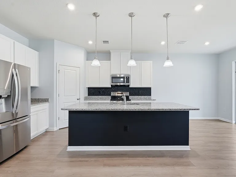 1210 Whispering Ln — Photo 4