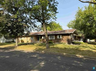 204 E 4th St, Marion, SD 57043