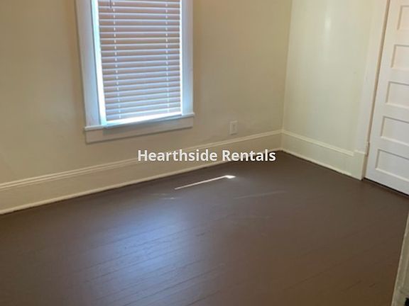4th image of 1305B Forbes St
