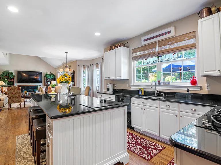 138 Malloy Dr — Photo 12