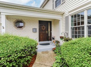 1051 W Partridge Dr, Palatine, IL 60067