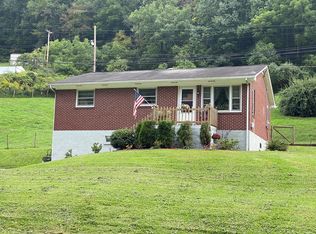 3999 Falls Mills Rd, Bluefield, VA 24605