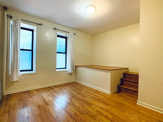 Rented by City Connections Realty | media 6