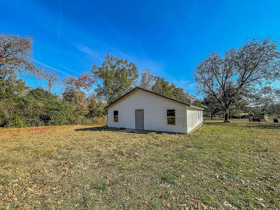1st image of 207 Ouachita 164
