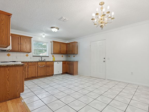 3rd image of 4043 Gray Oak Pl