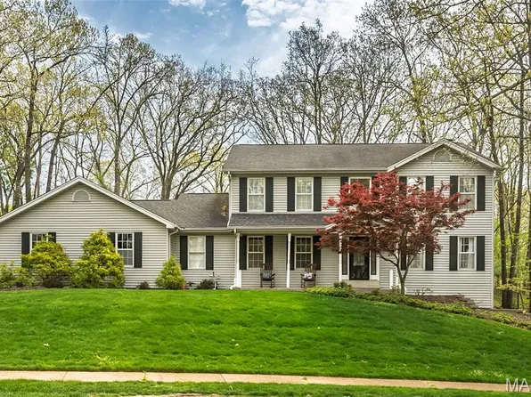 2006 Sundowner Ridge Dr, Ballwin, MO 63011